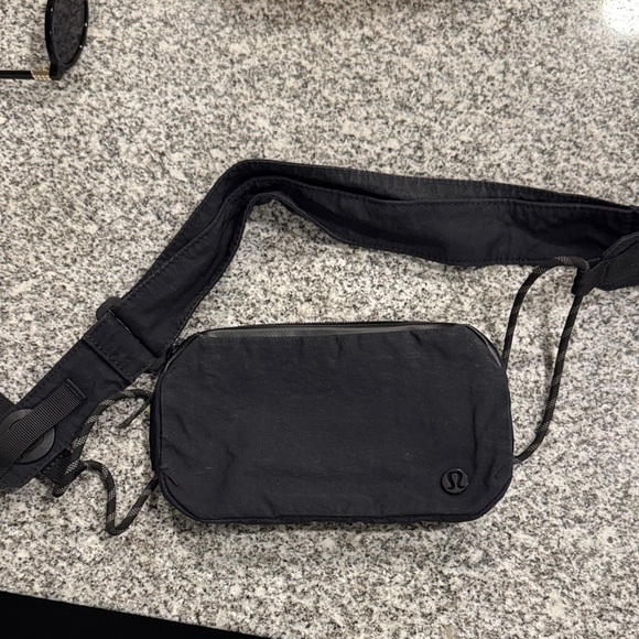lululemon athletica Handbags - Lululemon belt bag